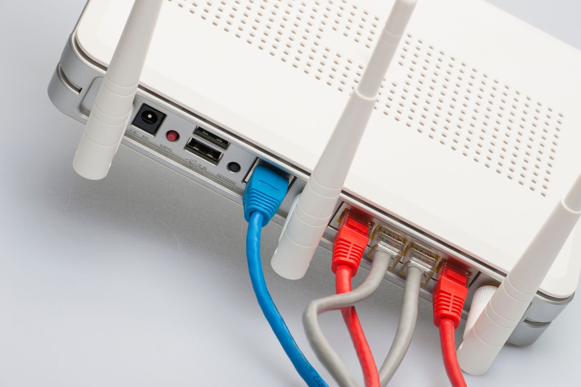 Connecting network cables to switch routers using RG-45 connectors